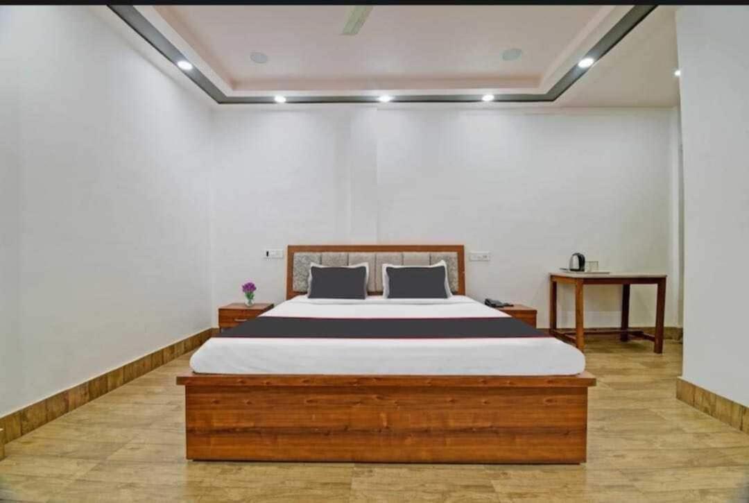 Collection O Megha Resort Jorhāt Dış mekan fotoğraf