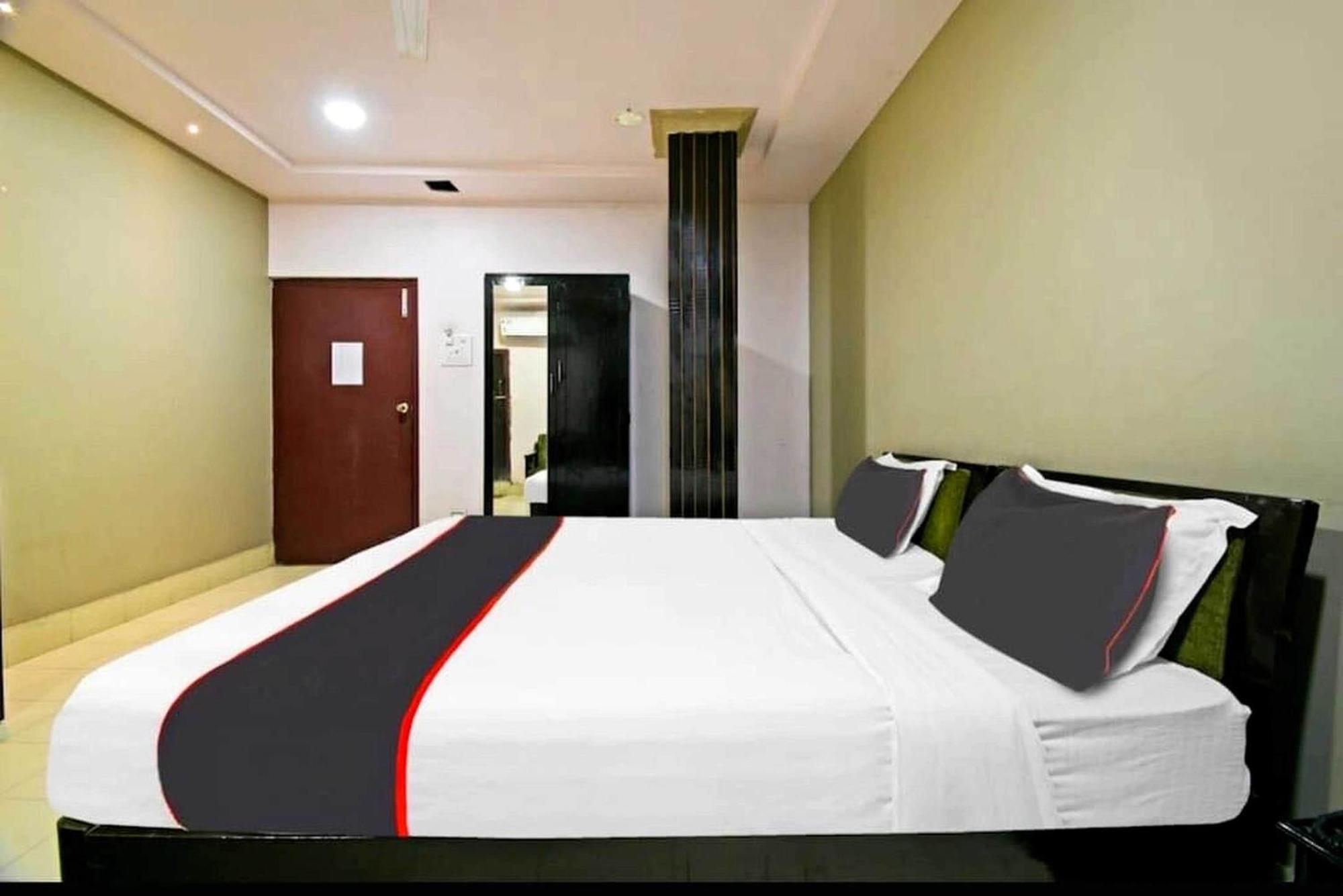Collection O Megha Resort Jorhāt Dış mekan fotoğraf