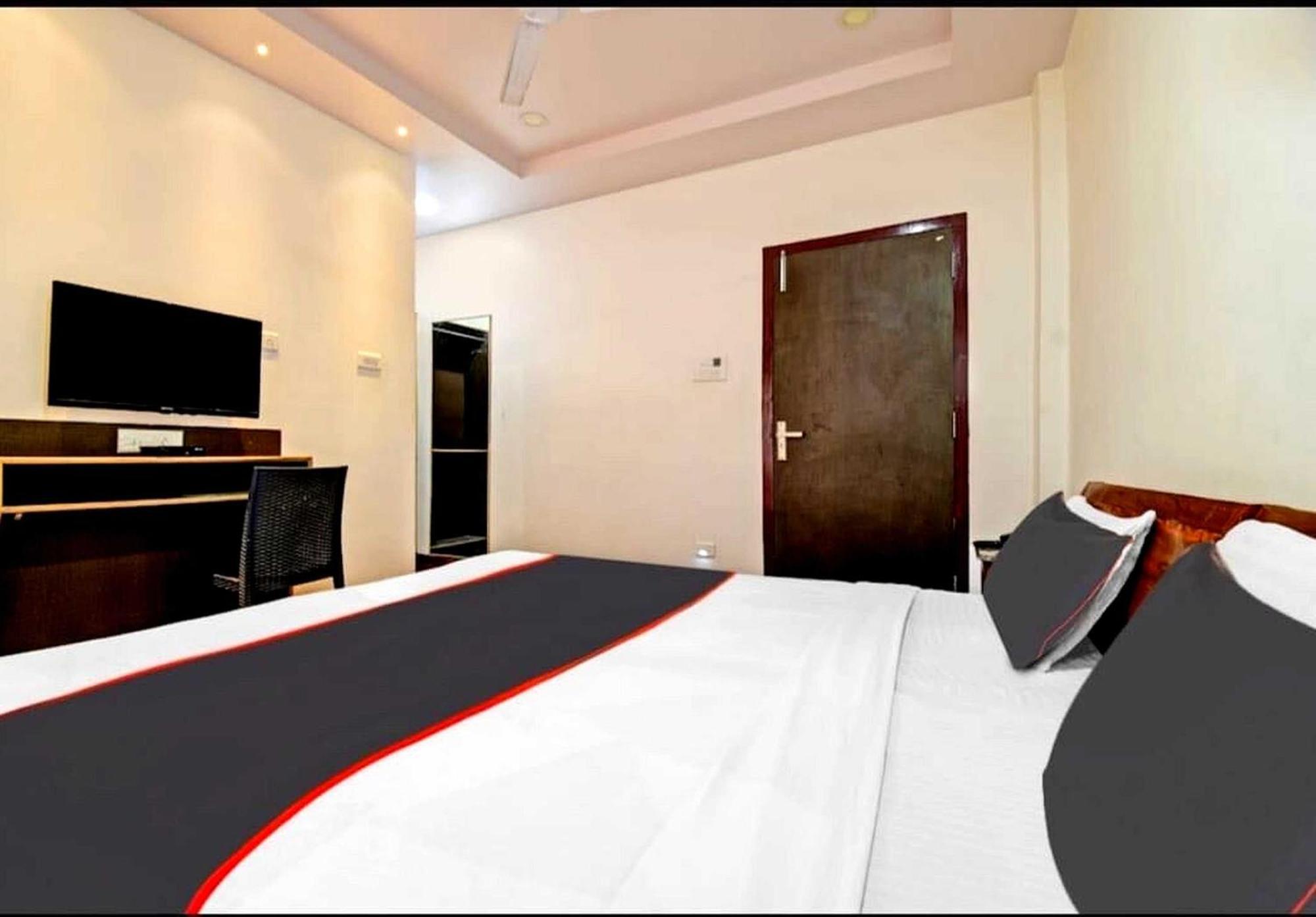Collection O Megha Resort Jorhāt Dış mekan fotoğraf