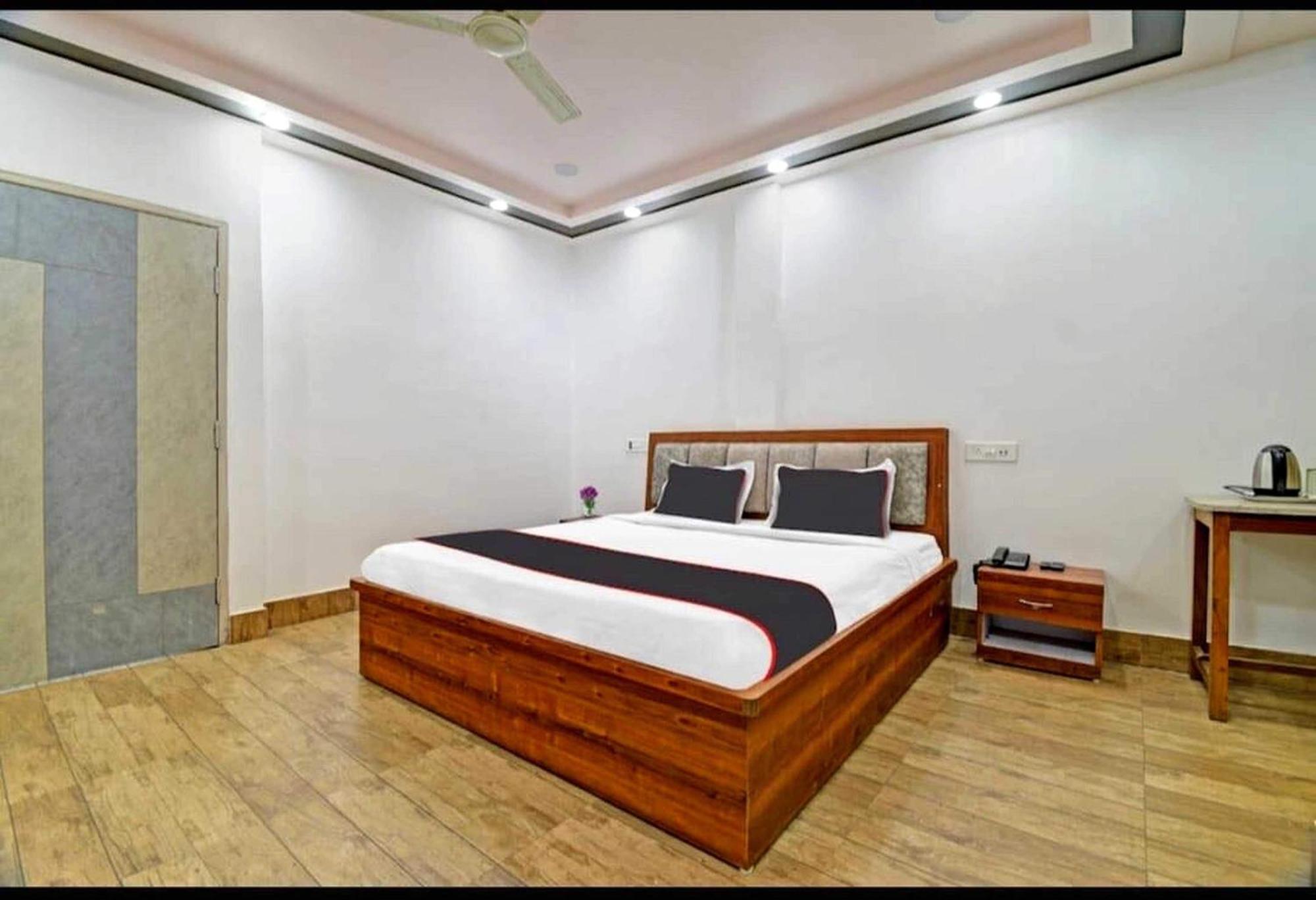 Collection O Megha Resort Jorhāt Dış mekan fotoğraf