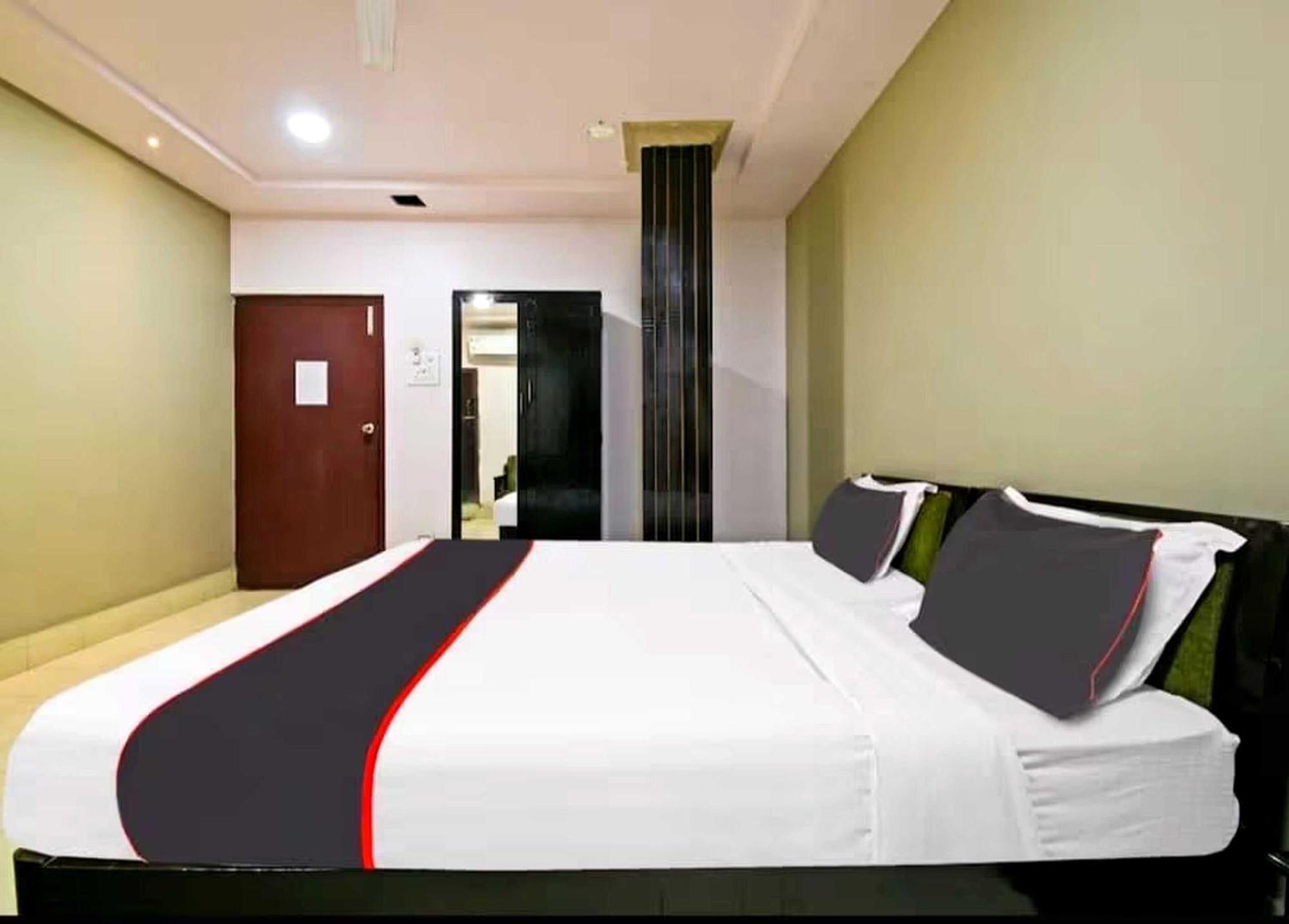 Collection O Megha Resort Jorhāt Dış mekan fotoğraf