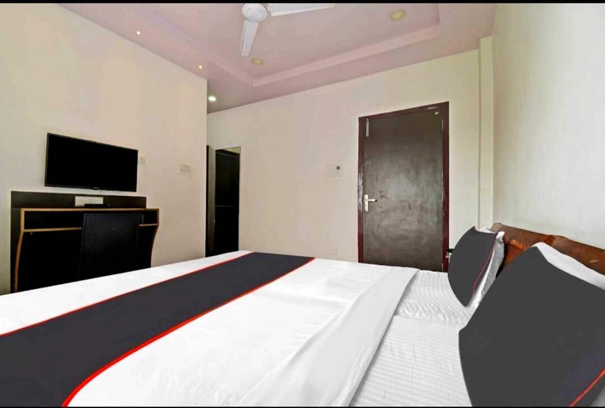 Collection O Megha Resort Jorhāt Dış mekan fotoğraf