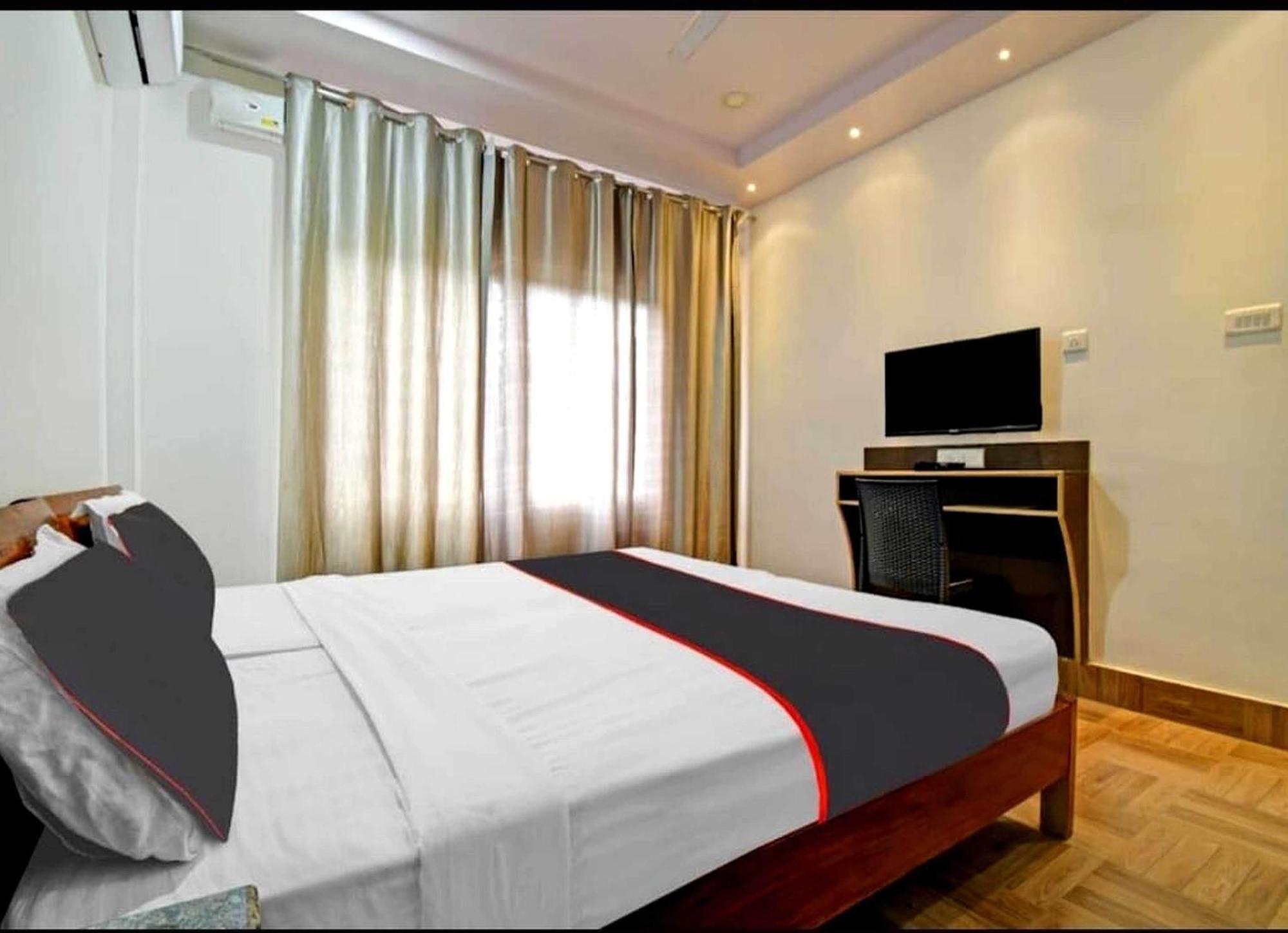 Collection O Megha Resort Jorhāt Dış mekan fotoğraf
